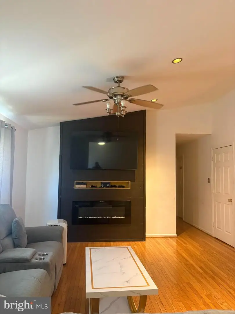 6113 Pioneer Dr, Springfield, VA 22150 - #3