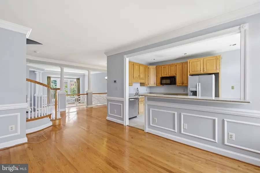 6323 Barcroft Mews Dr, Falls Church, VA 22041 - #3