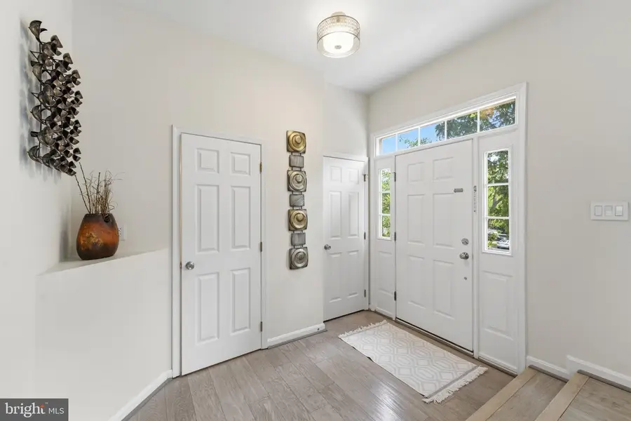 14312 Montverd Ct, Centreville, VA 20121 - #3