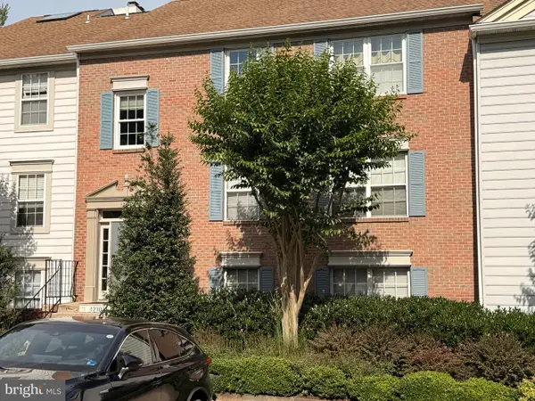 12101 Greenwood Ct #301, FAIRFAX, VA 22033