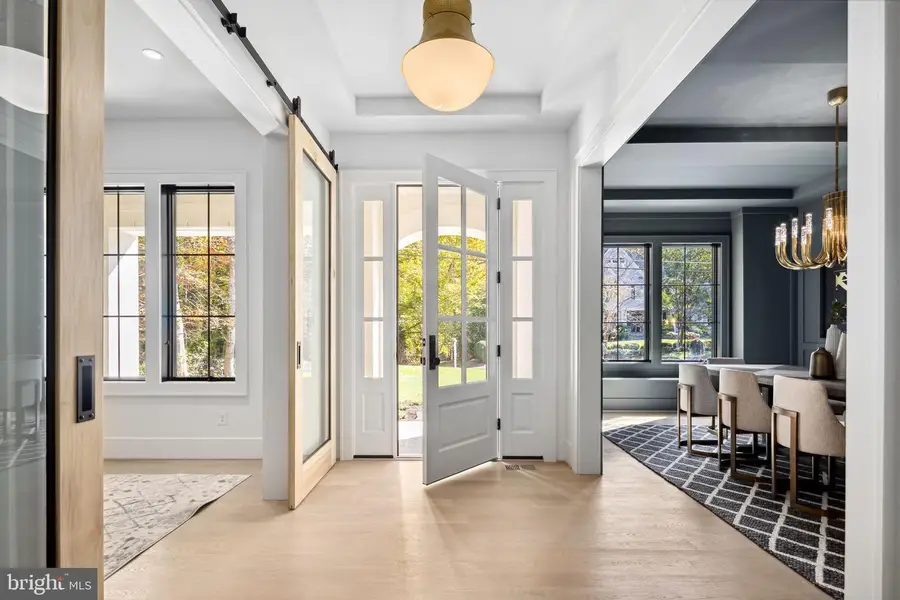 6526 Byrnes Dr, McLean, VA 22101 - #2