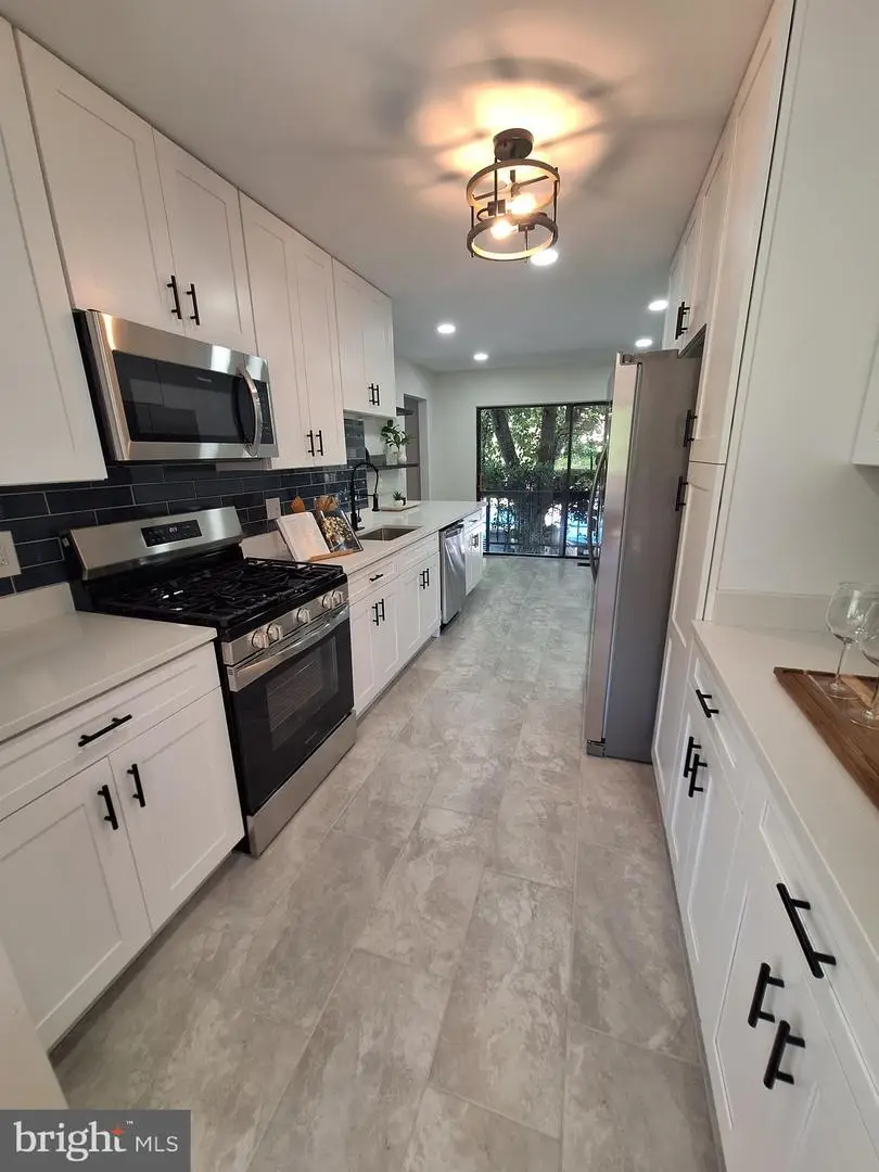 3415 Wheatwheel Ln, Annandale, VA 22003 - #2