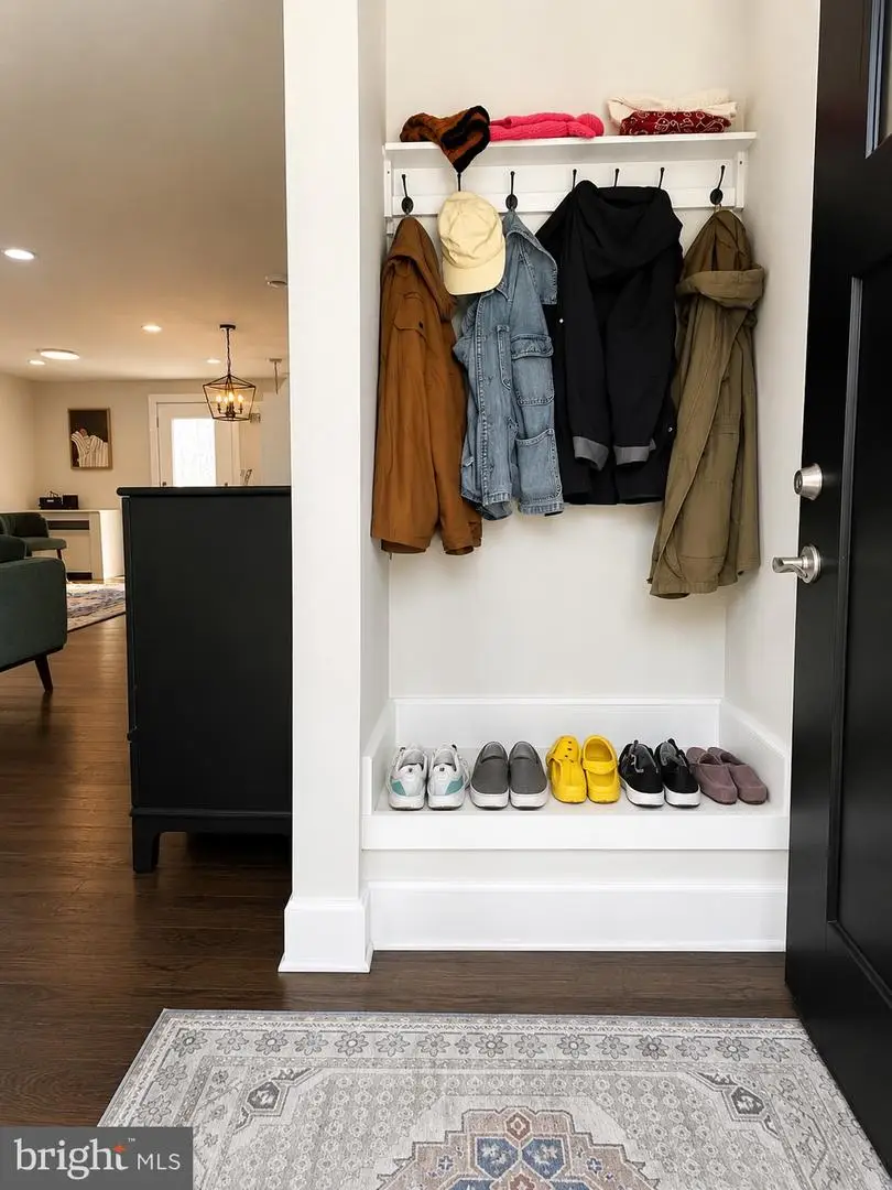 8107 Brown Ct, Alexandria, VA 22306 - #3