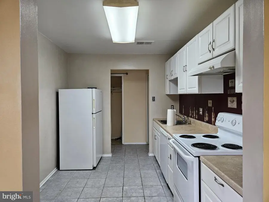 511 Florida Ave #201, Herndon, VA 20170 - #2
