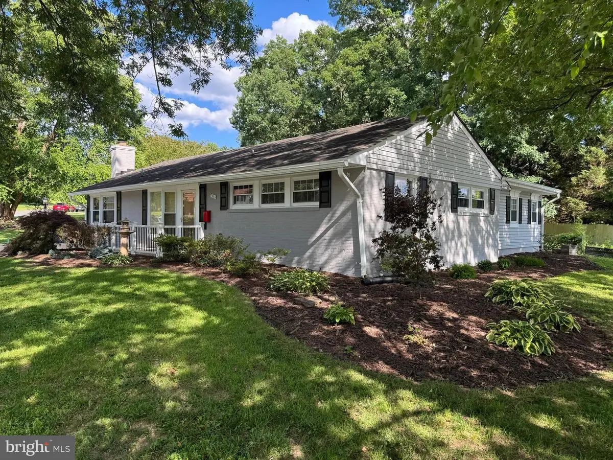 7111 Cindy Ln, Annandale, VA 22003 - #1