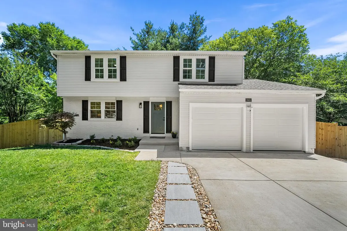 2851 Edgelea Rd, Vienna, VA 22181 - #1