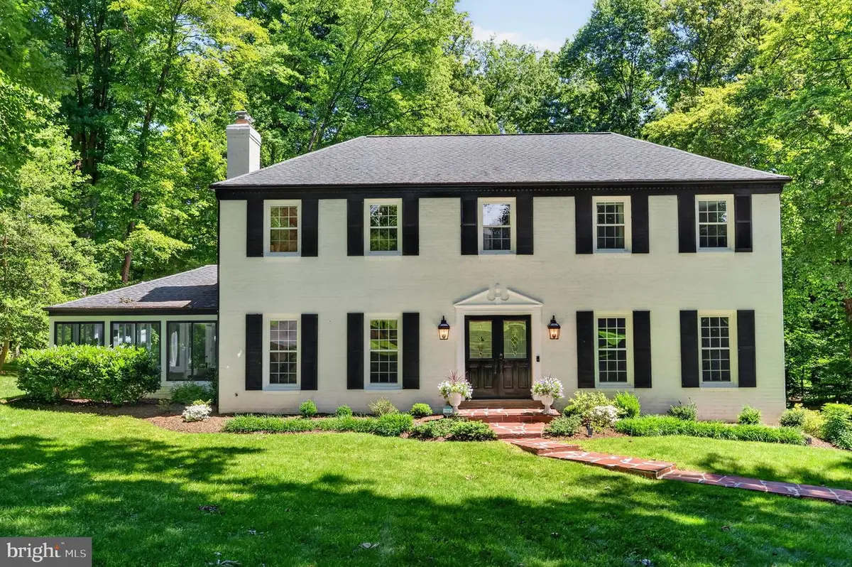 11312 Lapham Dr, Oakton, VA 22124 - #1
