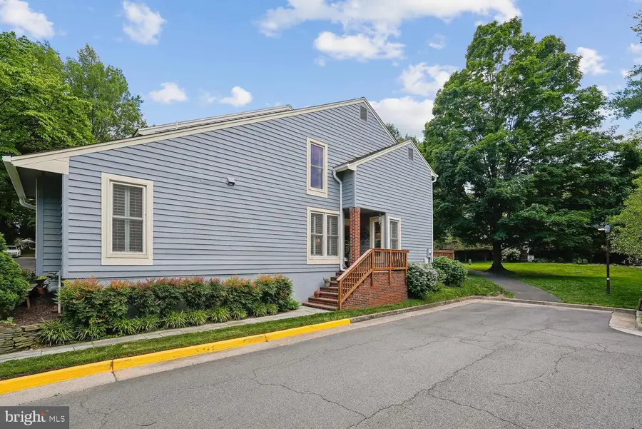 11423 Orchard Green Ct, Reston, VA 20190 - #2
