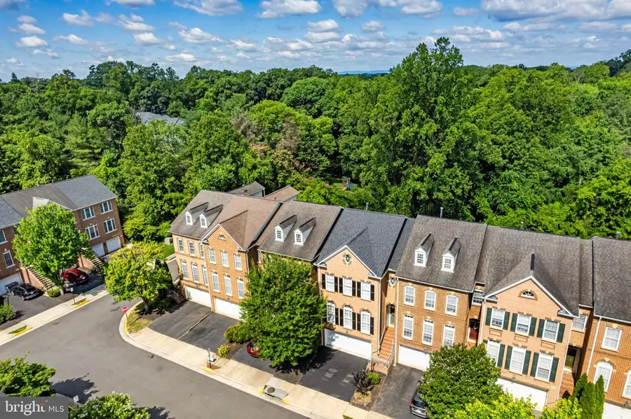 4076 Walnut Cove Cir, Fairfax, VA 22033 - #3