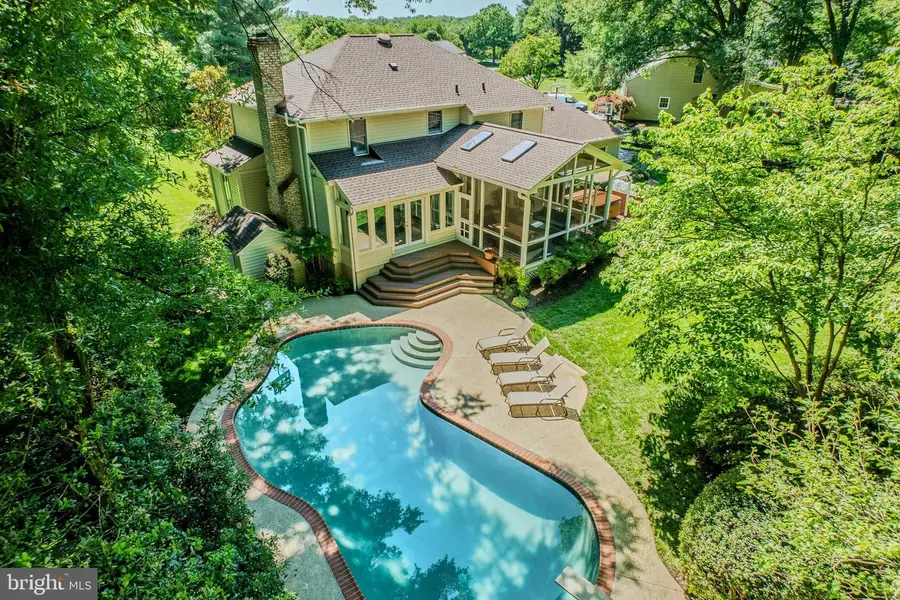 10904 Berryland Ct, Oakton, VA 22124 - #2