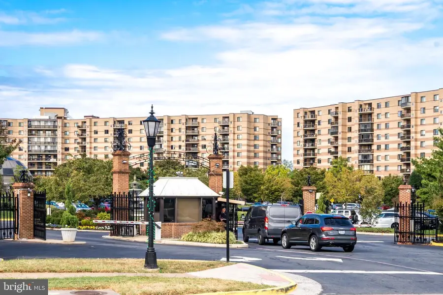 8360 Greensboro Dr #306, McLean, VA 22102 - #2