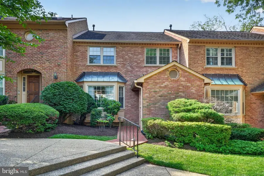 7328 Aynsley Ln, McLean, VA 22102 - #3