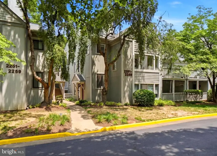 2263 Hunters Run Dr, Reston, VA 20191 - #2
