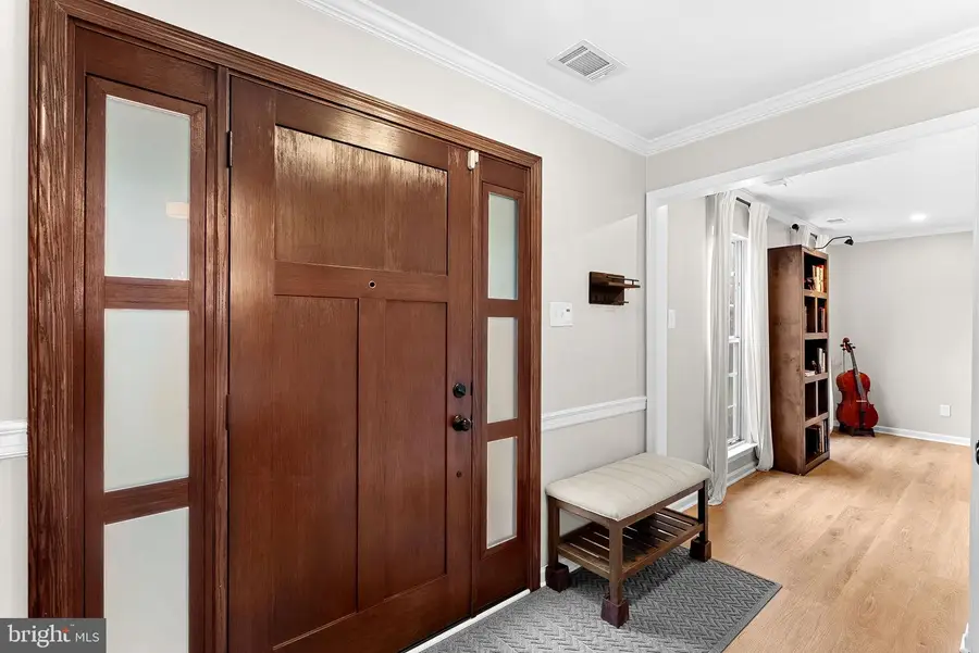 1323 Stourhead Ct, Herndon, VA 20170 - #2