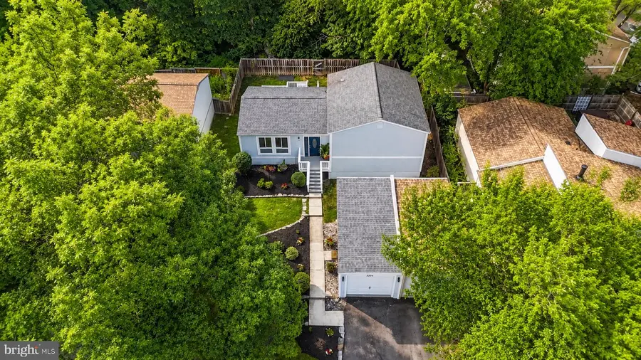 2240 Sanibel Dr, Reston, VA 20191 - #3