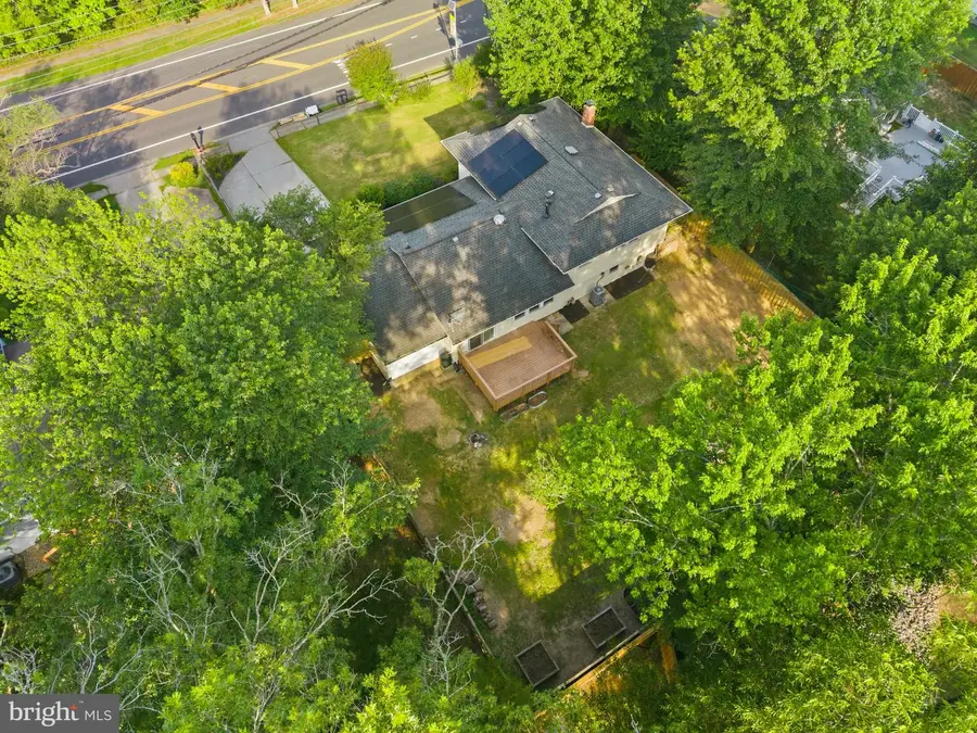 2410 Parkers Ln, Alexandria, VA 22306 - #2
