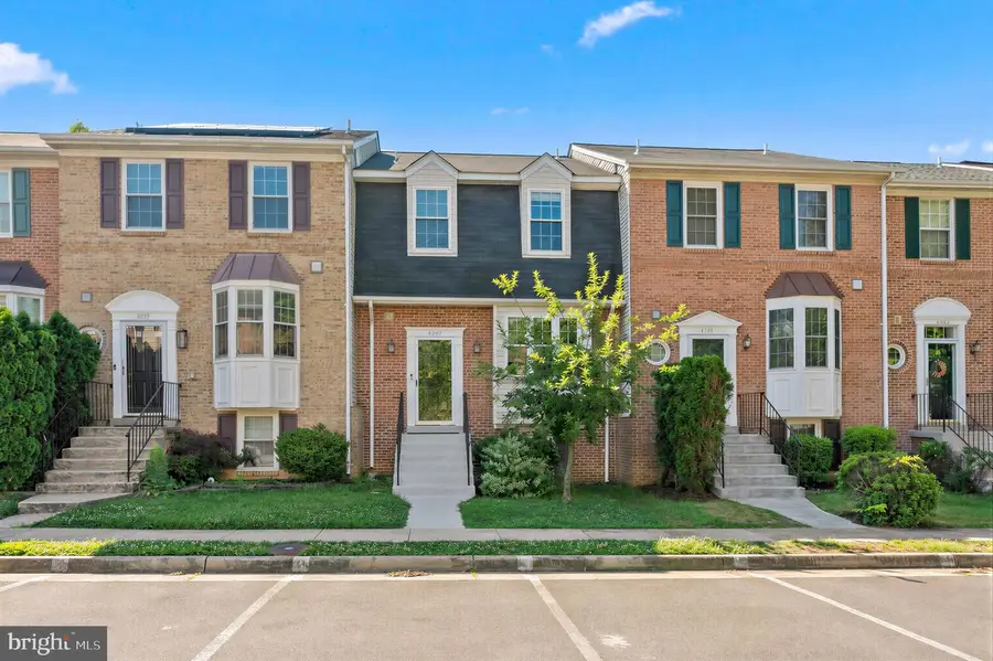 6749 Cardinal Woods Ct, Lorton, VA 22079 - #2