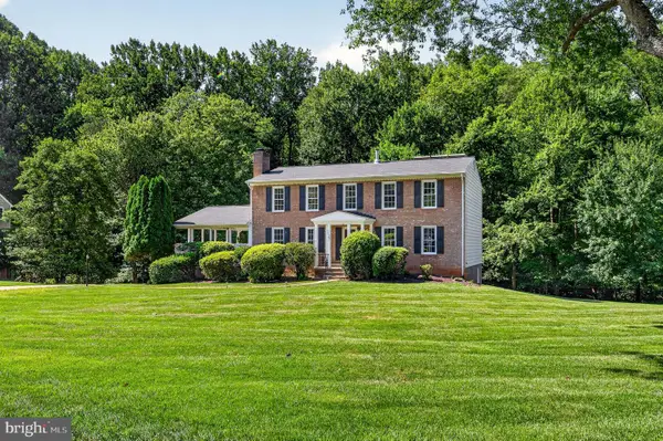 11305 Hunt Farm Ln, OAKTON, VA 22124
