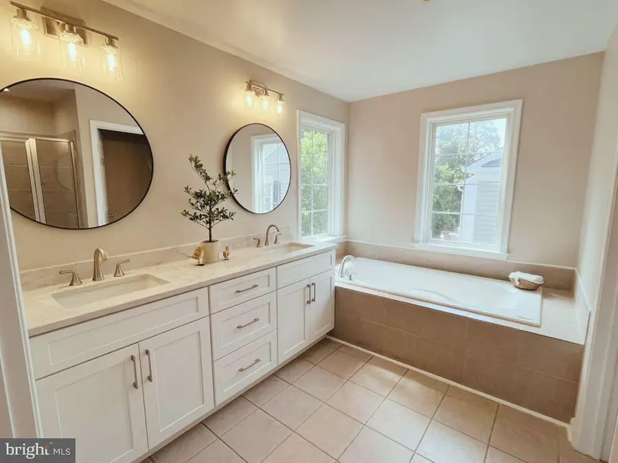 4103 Oak Village Lndg, Fairfax, VA 22033 - #3