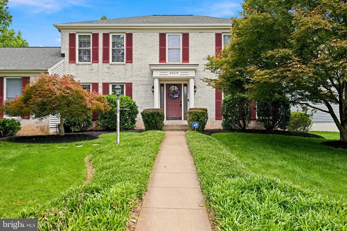 3219 Grassmere Ct, Herndon, VA 20171 - #1