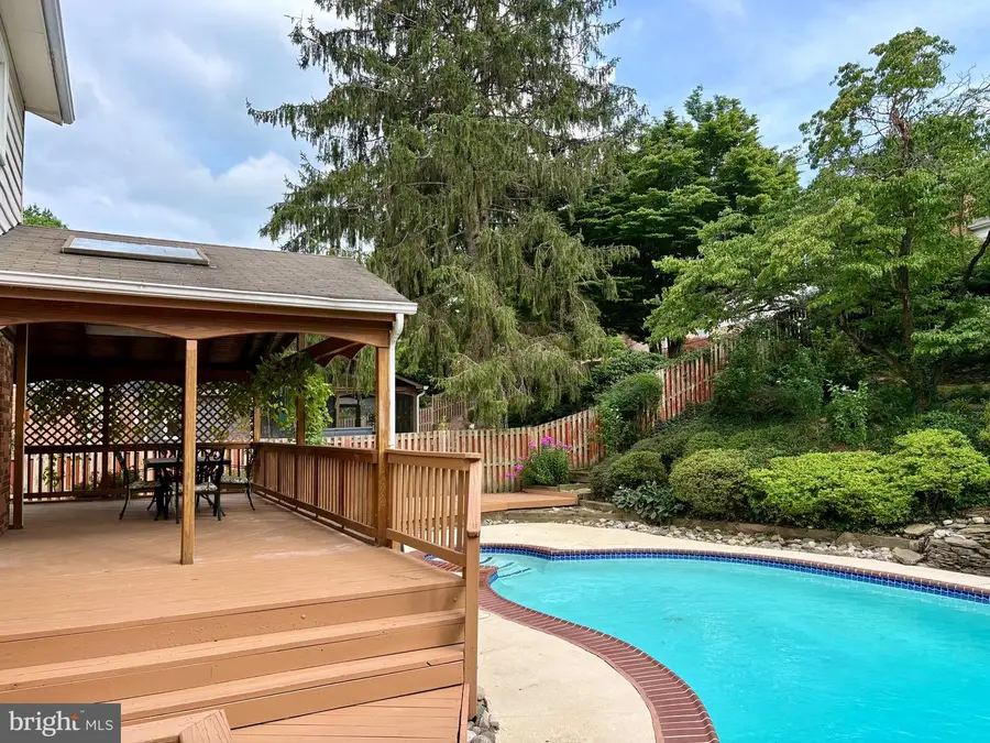 9217 Santayana Dr, Fairfax, VA 22031 - #2