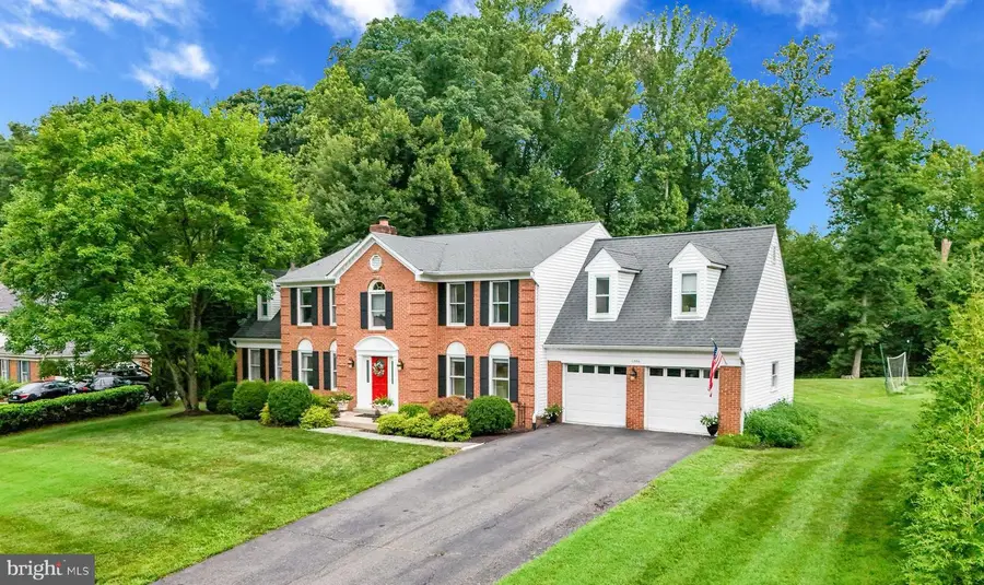 11556 Holly Briar Ln, Great Falls, VA 22066 - #2