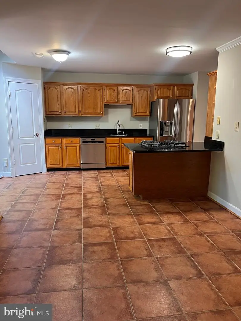 8112 Madrillon Ct, Vienna, VA 22182 - #3