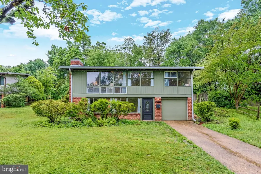 7819 Sycamore Dr, Falls Church, VA 22042 - #2