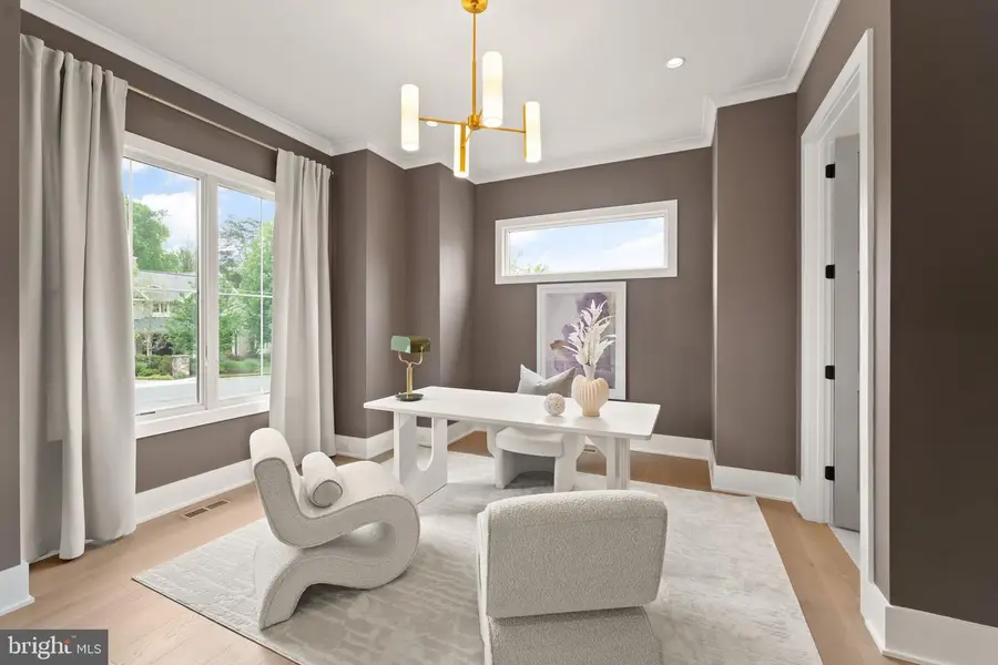 208 Elm St Sw, Vienna, VA 22180 - #3