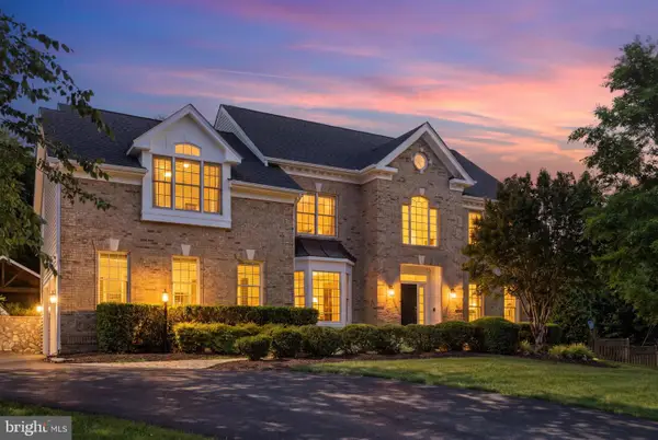 9800 John Robert Way, FAIRFAX, VA 22032