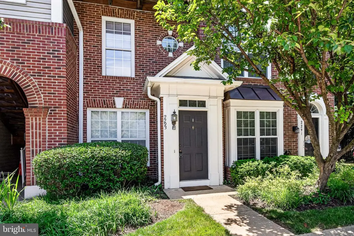 2293 Village Crossing Rd, Falls Church, VA 22043 - #1