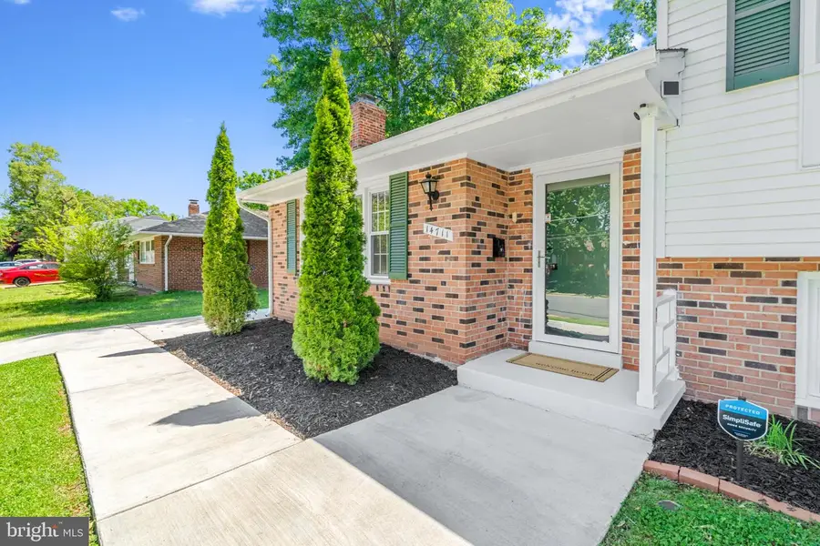 14711 Carlbern Dr, Centreville, VA 20120 - #3