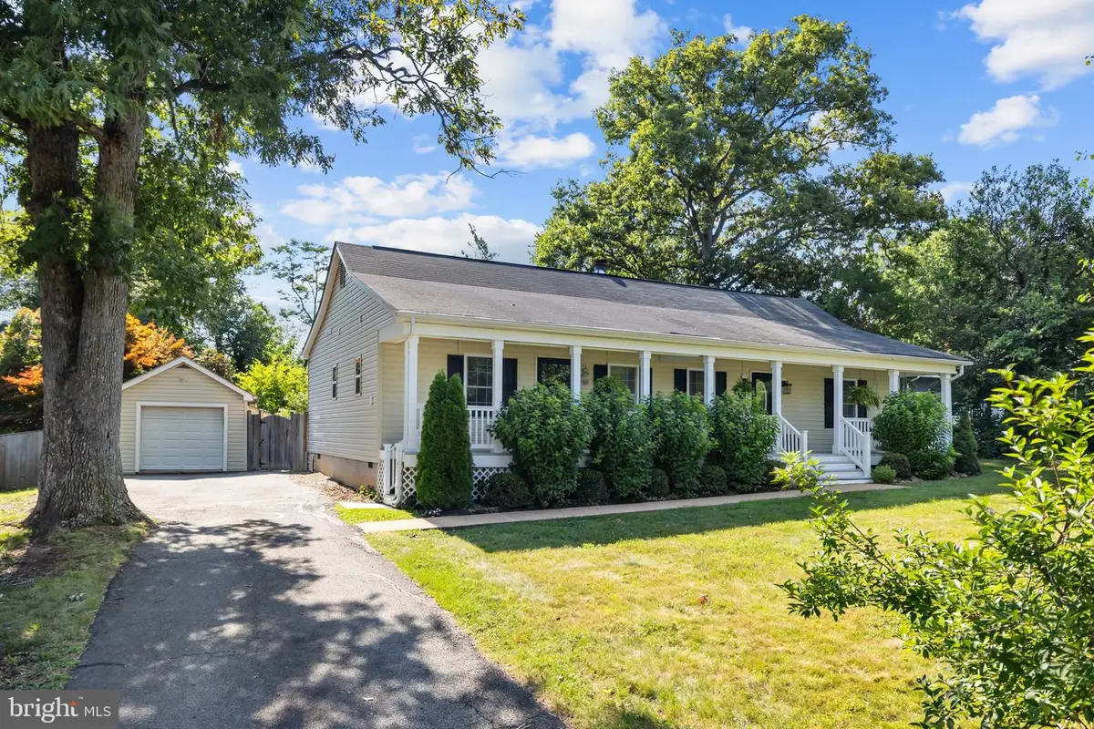 4912 Virginia St, Alexandria, VA 22312 - #1