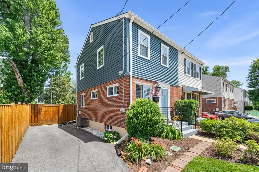 6801 Radcliffe Dr, Alexandria, VA 22307 - #3