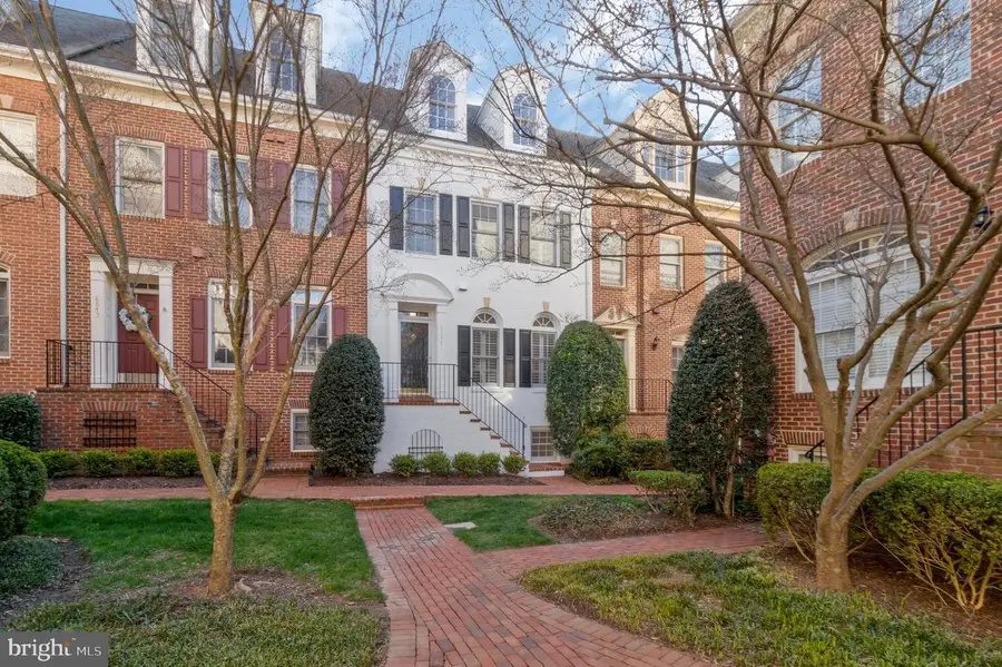 8847 Ashgrove House Ln, Vienna, VA 22182 - #3