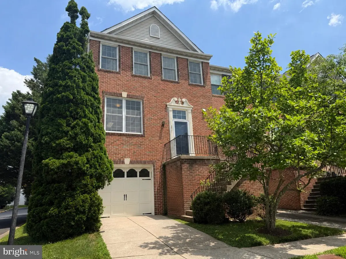 2901 Jessica Ct, Vienna, VA 22181 - #1