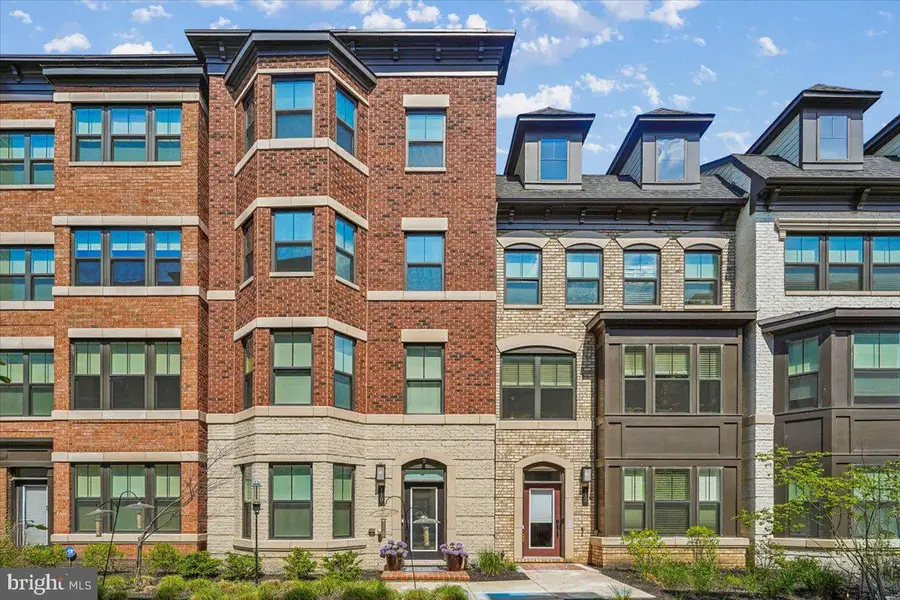 110 Market Sq Nw #24, Vienna, VA 22180 - #2