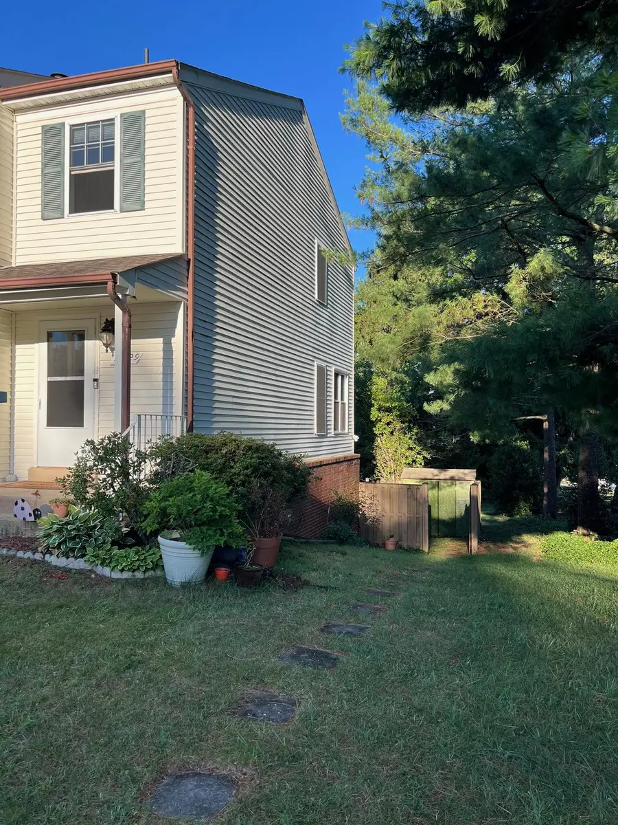 2829 Grovemore Ln, Vienna, VA 22180 - #2