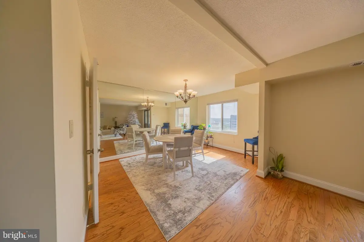 8370 Greensboro Dr #908, McLean, VA 22102 - #1