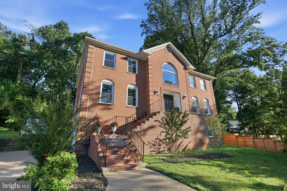 7421 Shreve Rd, Falls Church, VA 22043 - #1