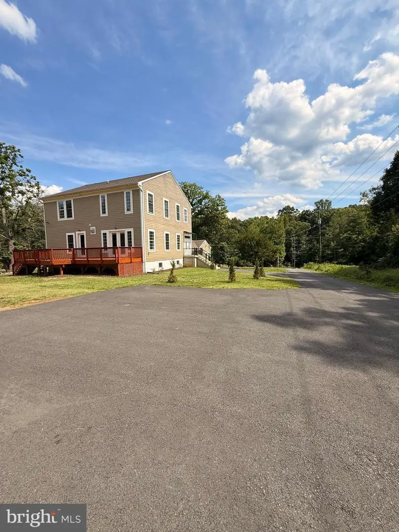 12304 Popes Head Rd, Fairfax, VA 22030 - #1