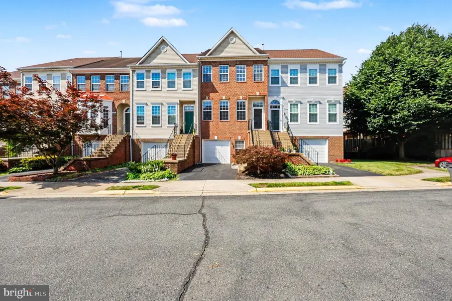 14651 Seasons Dr, Centreville, VA 20120 - #3