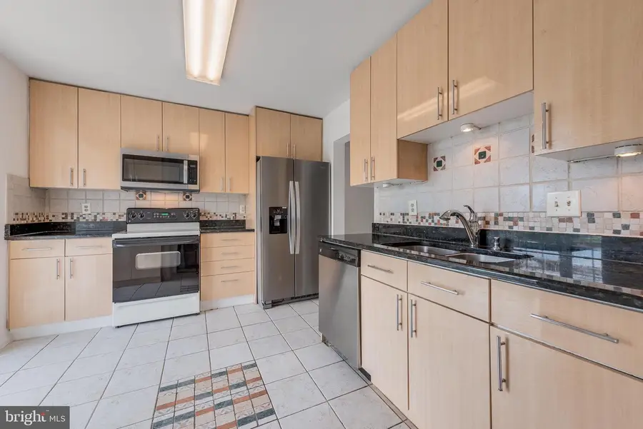 13240 Grand Junction Dr, Fairfax, VA 22033 - #2