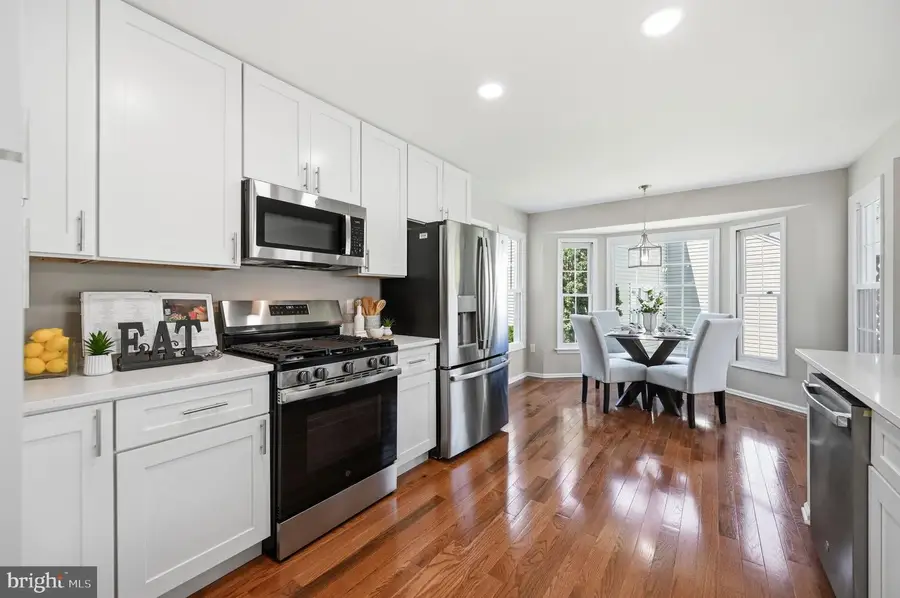 8401 Cardinal Glen Ct, Vienna, VA 22182 - #3