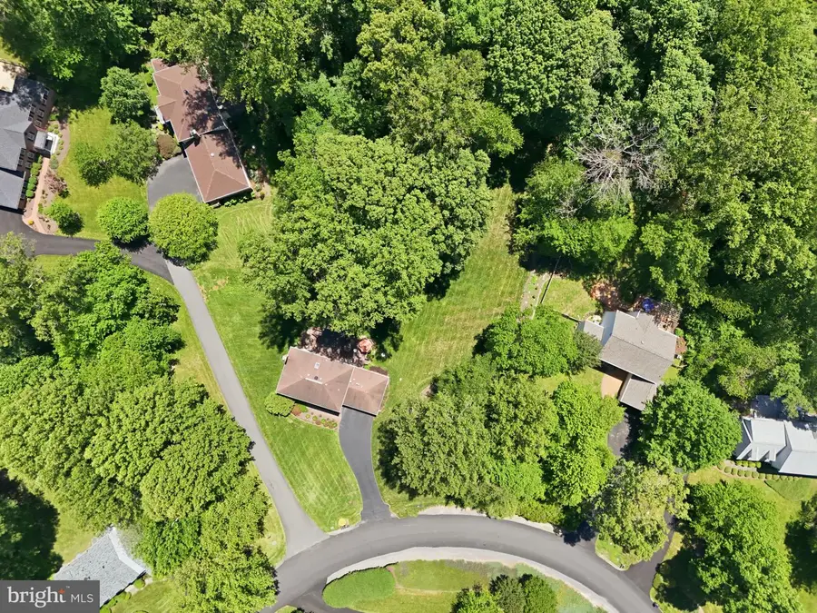 11661 Captain Rhett Ln, Fairfax Station, VA 22039 - #3