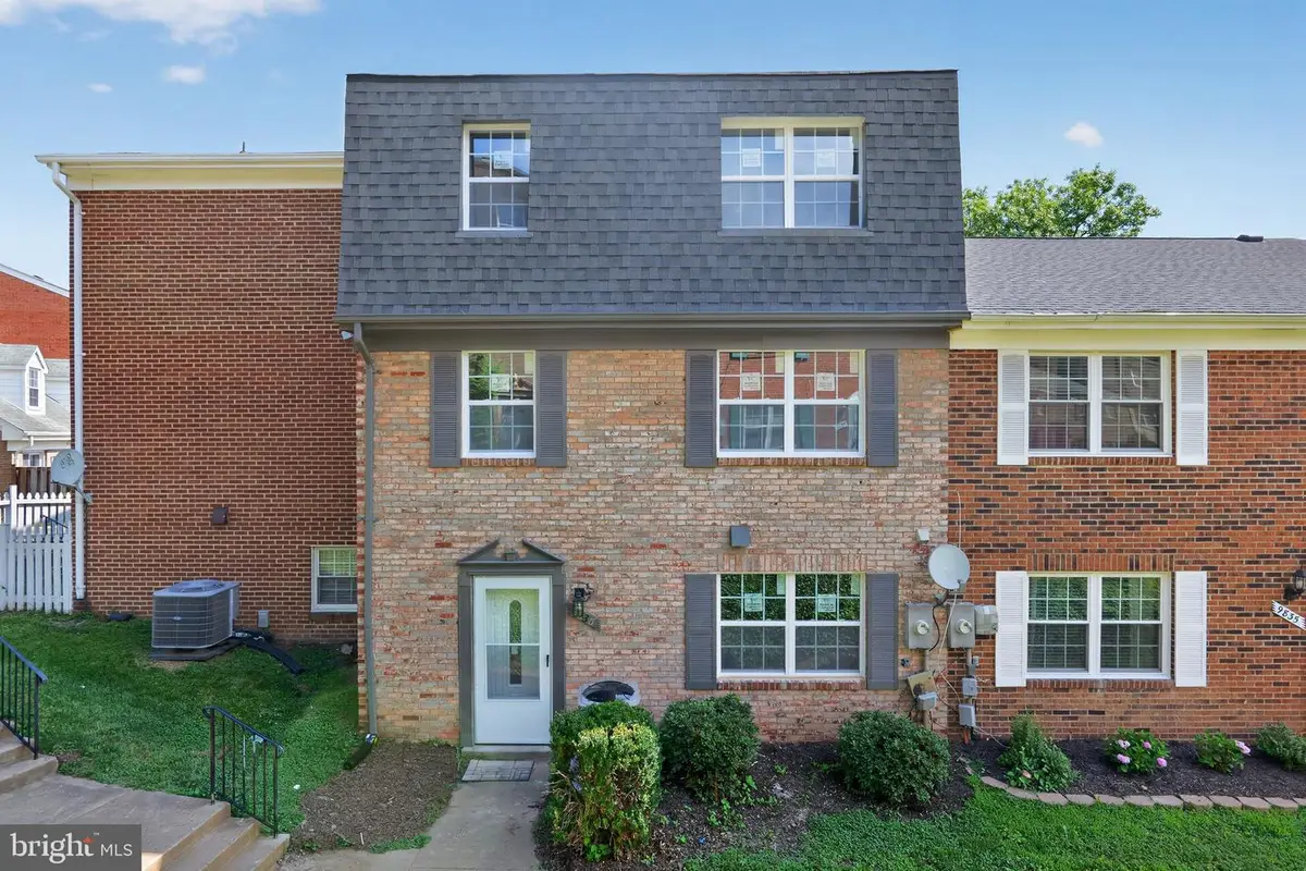 9836 Hagel Cir, Lorton, VA 22079 - #1