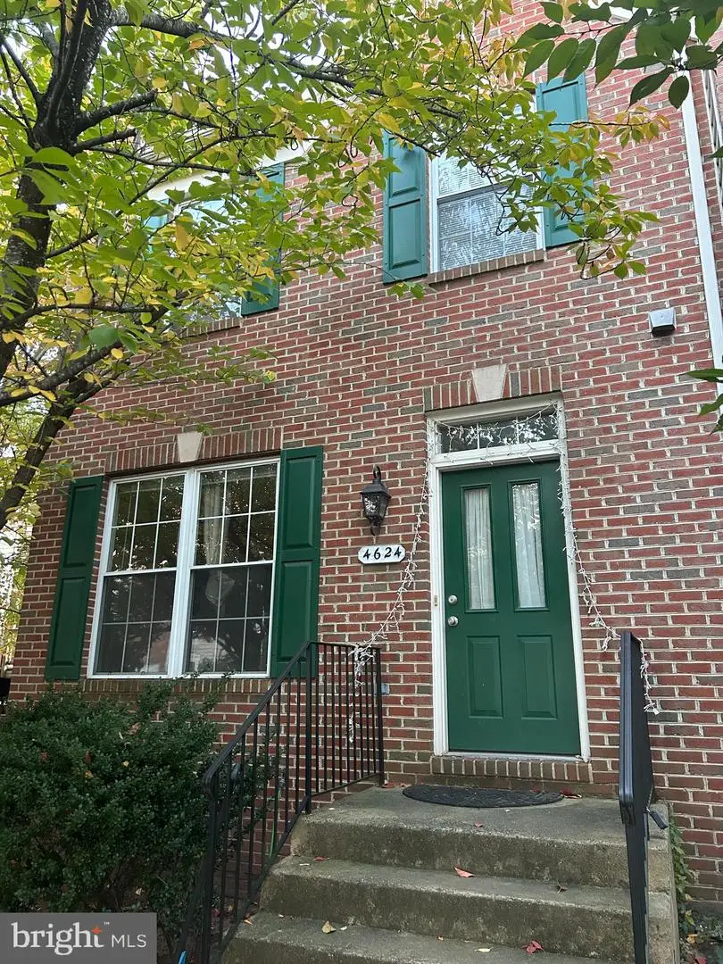 4624 Deerwatch Dr, Chantilly, VA 20151 - #1