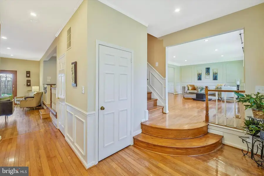 7902 Larrick Ct, Springfield, VA 22153 - #3