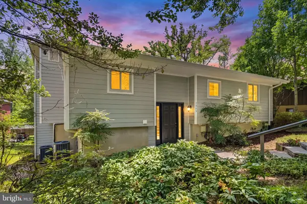 2409 Chestnut St, FALLS CHURCH, VA 22043