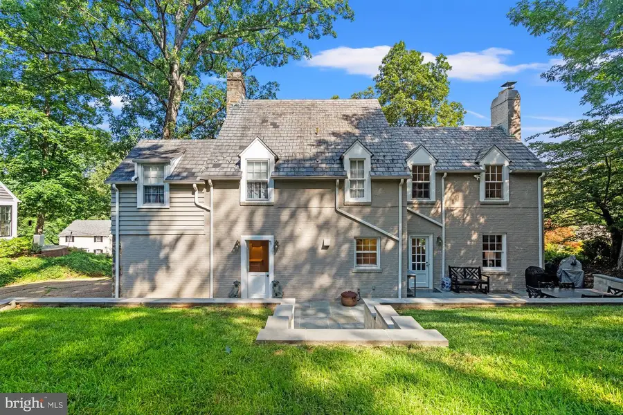 6029 Grove Dr, Alexandria, VA 22307 - #3